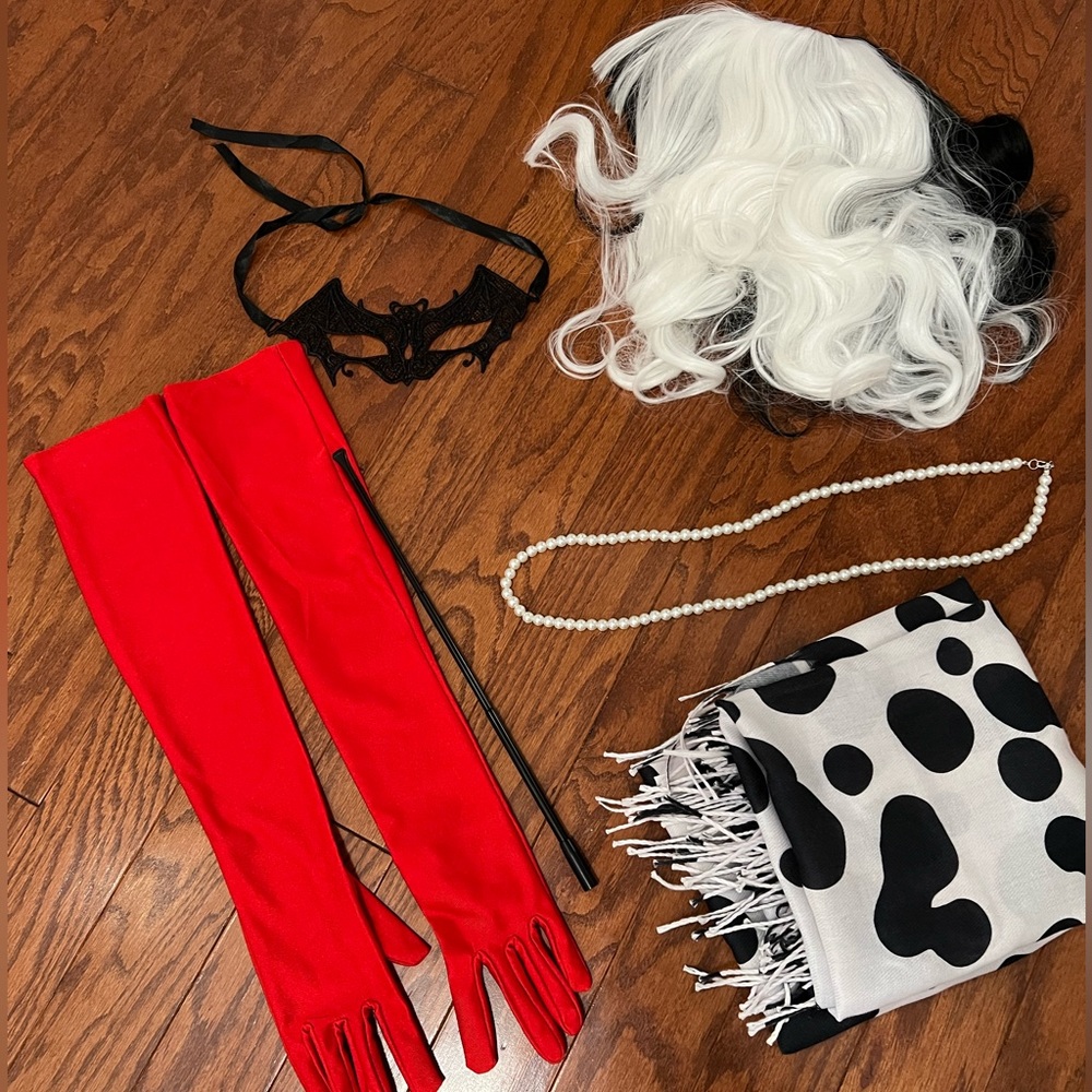 Cruella accessory set for Dalmatian costume